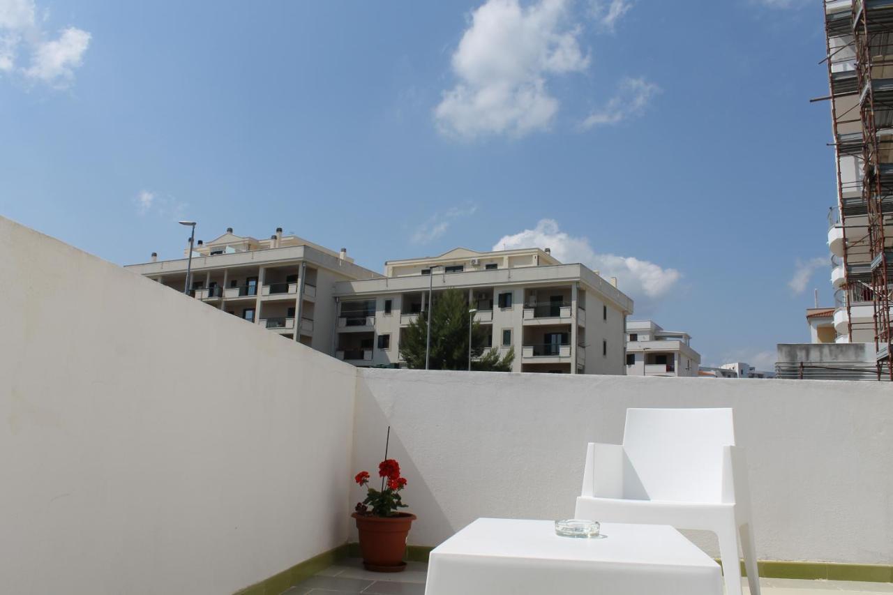 B&B Palazzo Manfredi Vieste, Fronte Mare Con Parcheggio Exterior foto