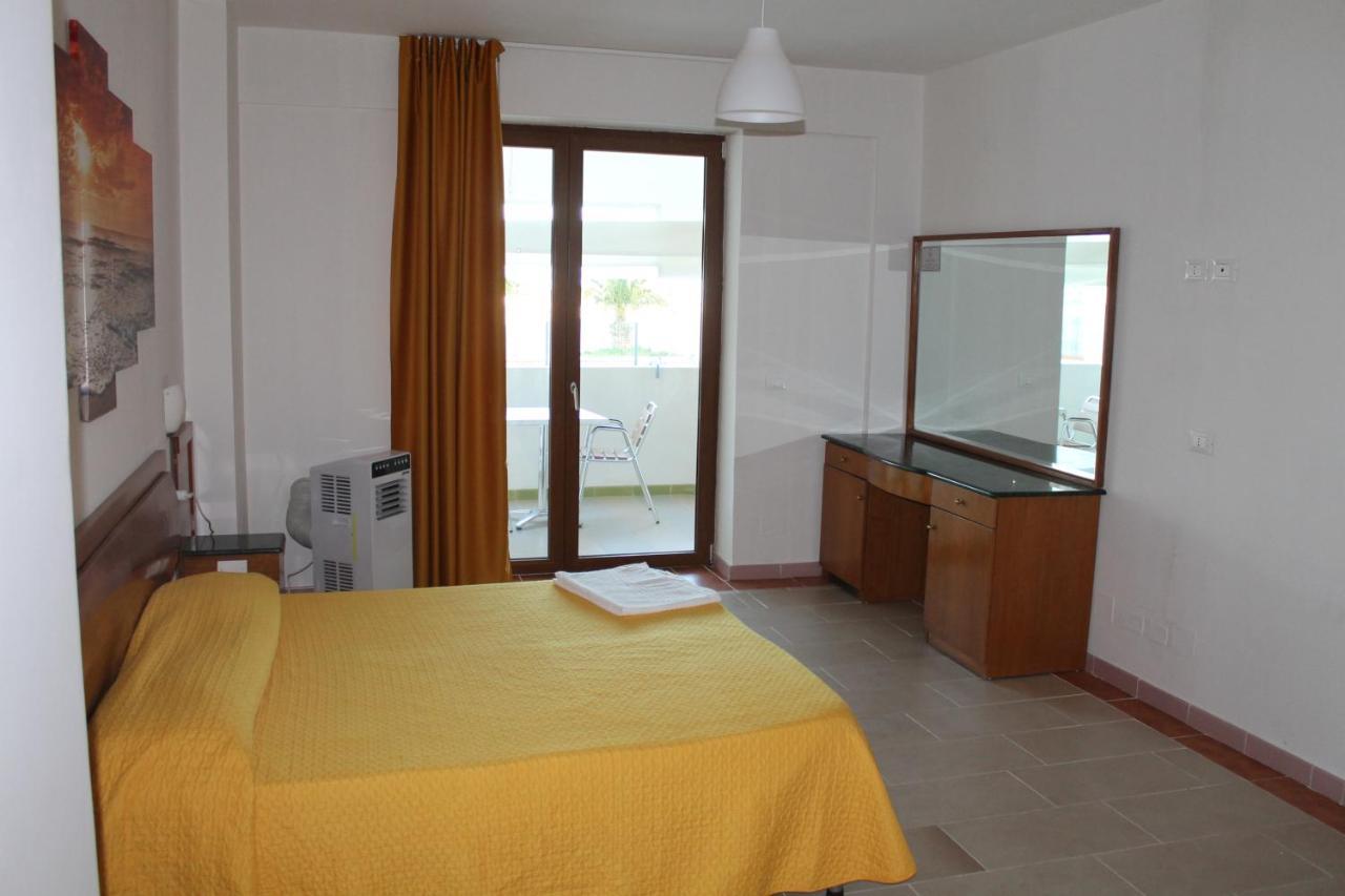B&B Palazzo Manfredi Vieste, Fronte Mare Con Parcheggio Exterior foto