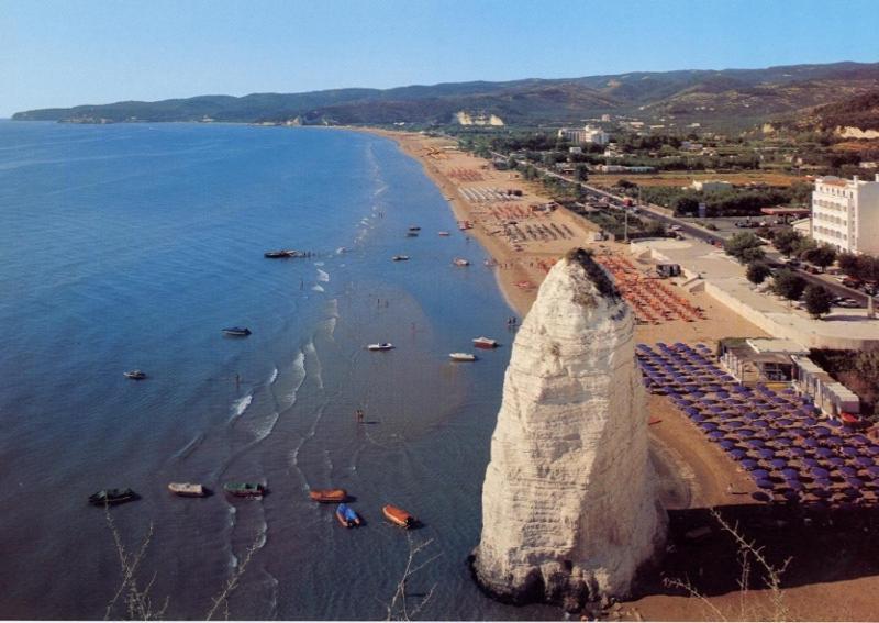 B&B Palazzo Manfredi Vieste, Fronte Mare Con Parcheggio Exterior foto