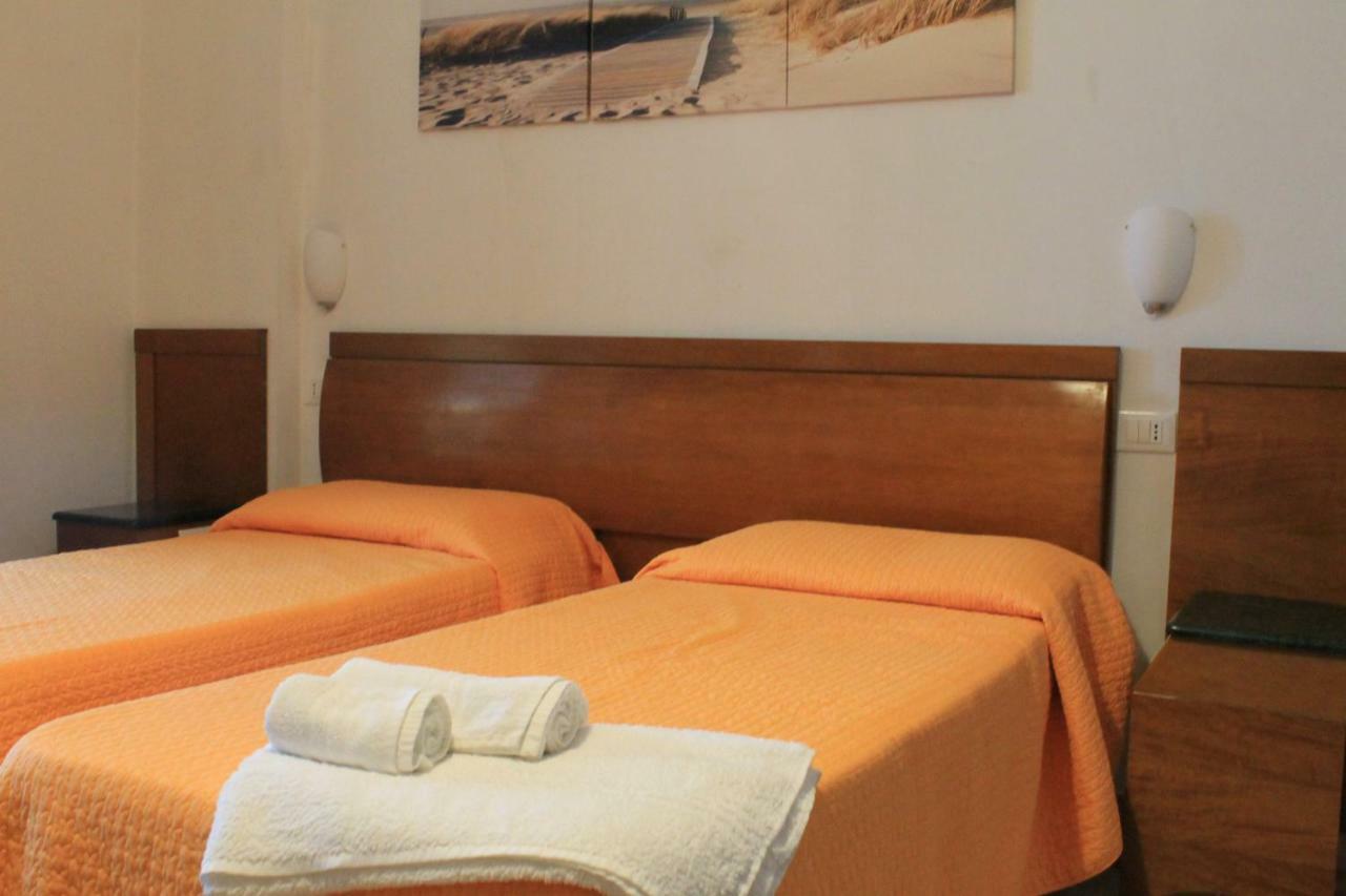 B&B Palazzo Manfredi Vieste, Fronte Mare Con Parcheggio Exterior foto